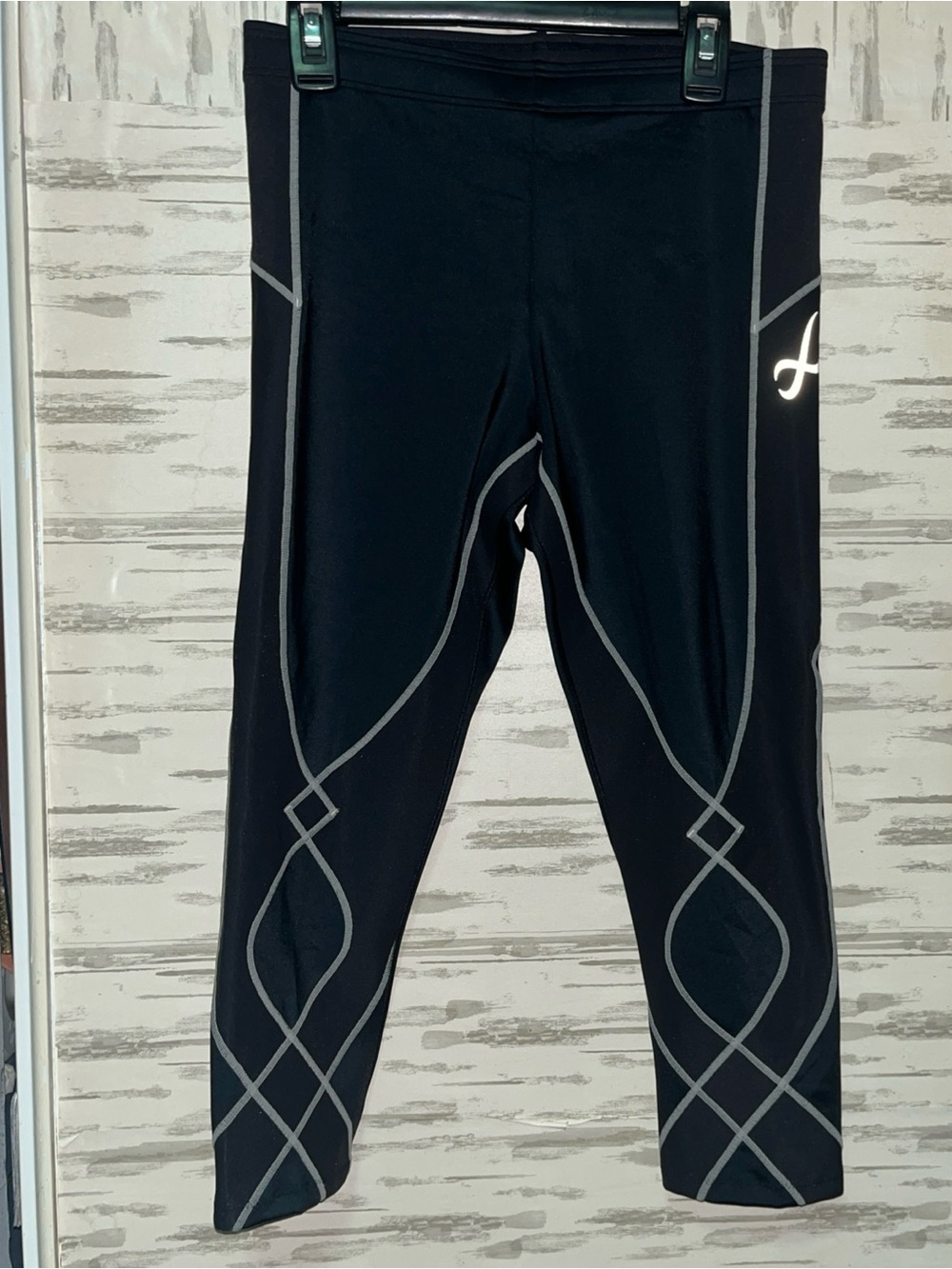 CW-X Compression Stabilyx Tights Womens Medium Black Joint Support 3/4 Capri